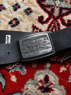 LEVI'S Original Riveted Two Horse Logo Plaque Buckle On a Black Pure Leather Belt