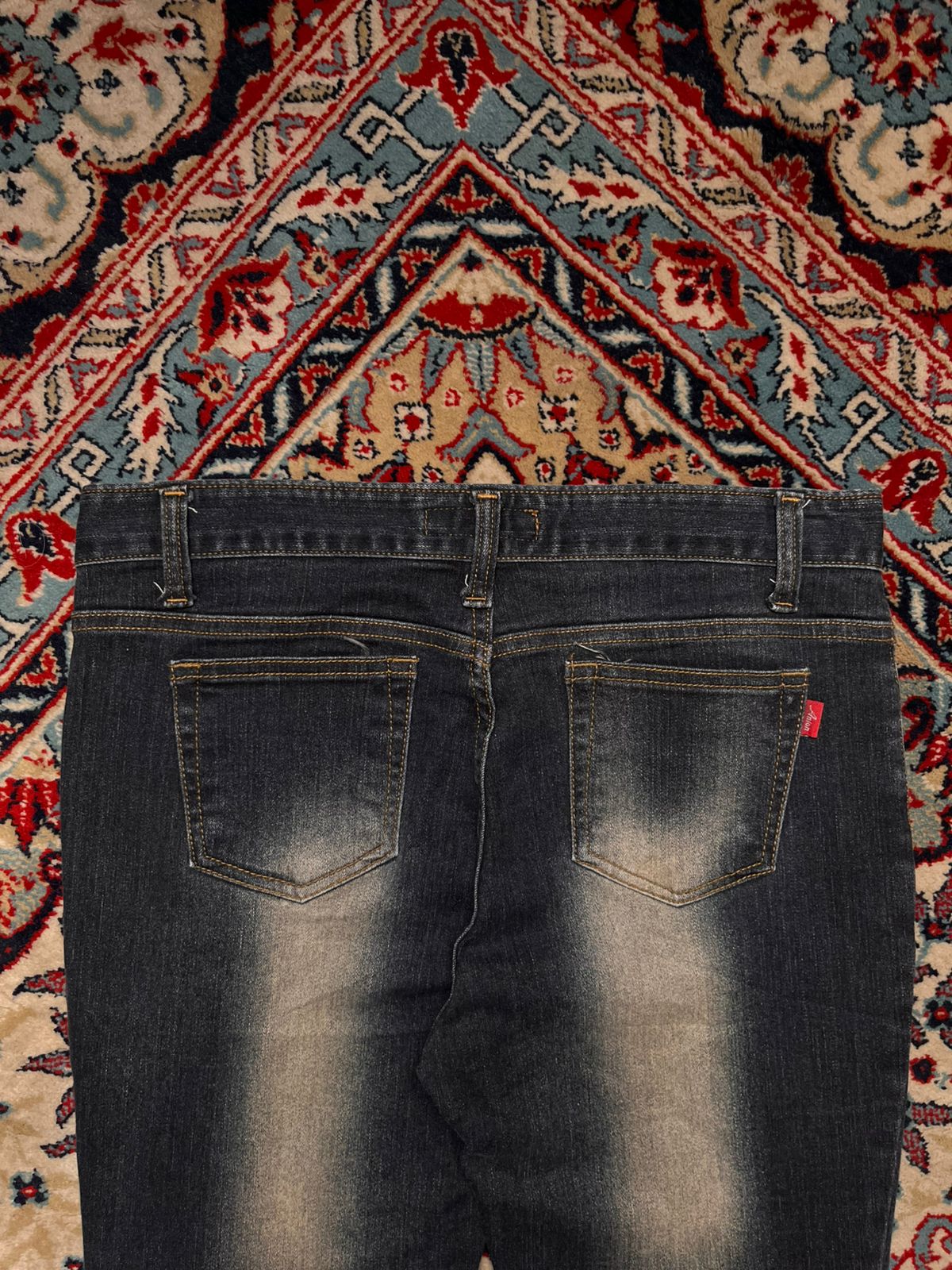 ANION VINTAGE DARK WASH TRIM DISTRESSED JEANS PANTS