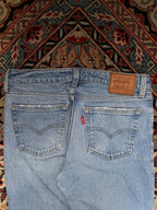 LEVI'S PREMIUM Low Pitch BootCUT Light Wash Denim Jeans