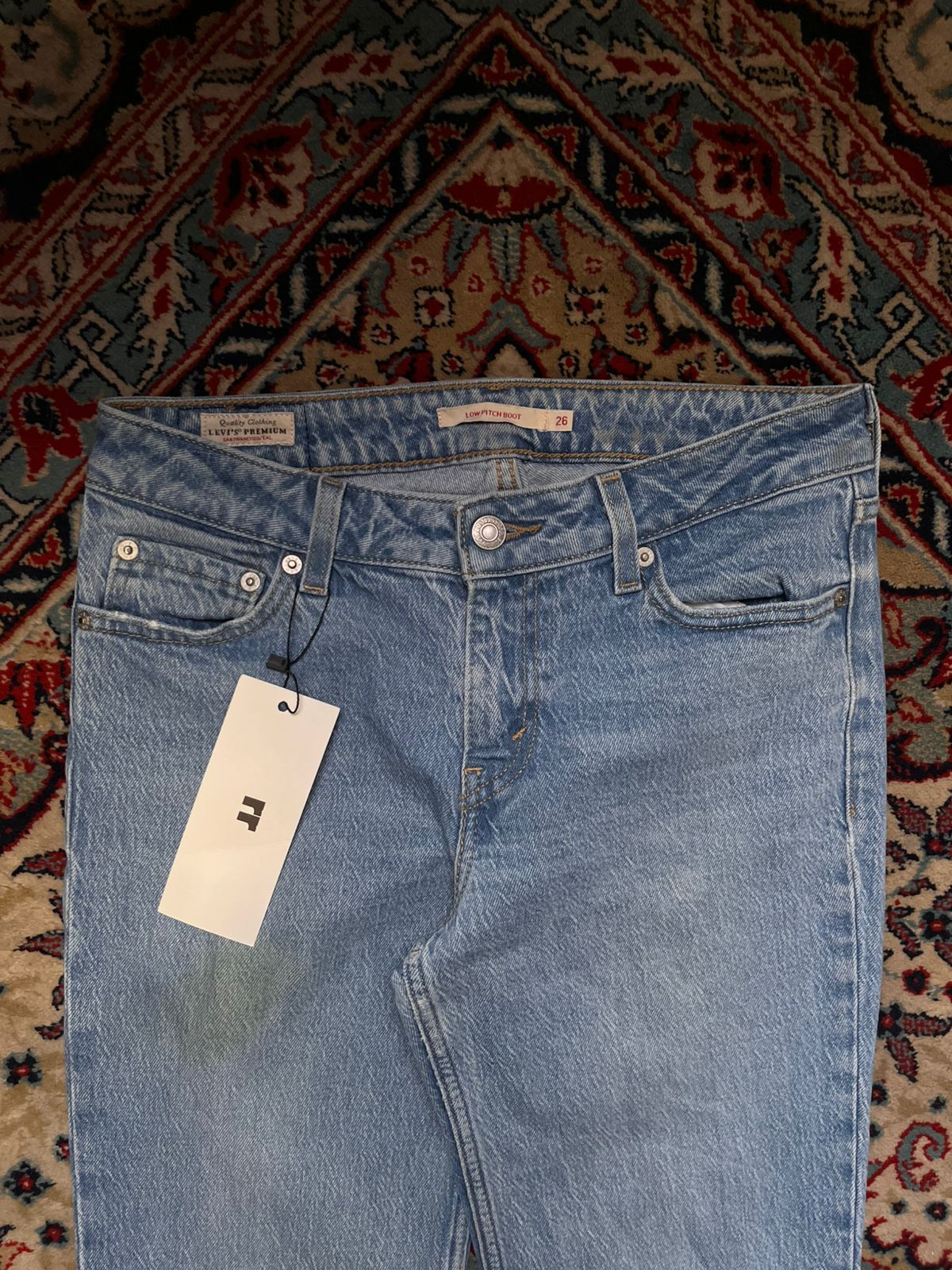 LEVI'S PREMIUM Low Pitch BootCUT Light Wash Denim Jeans