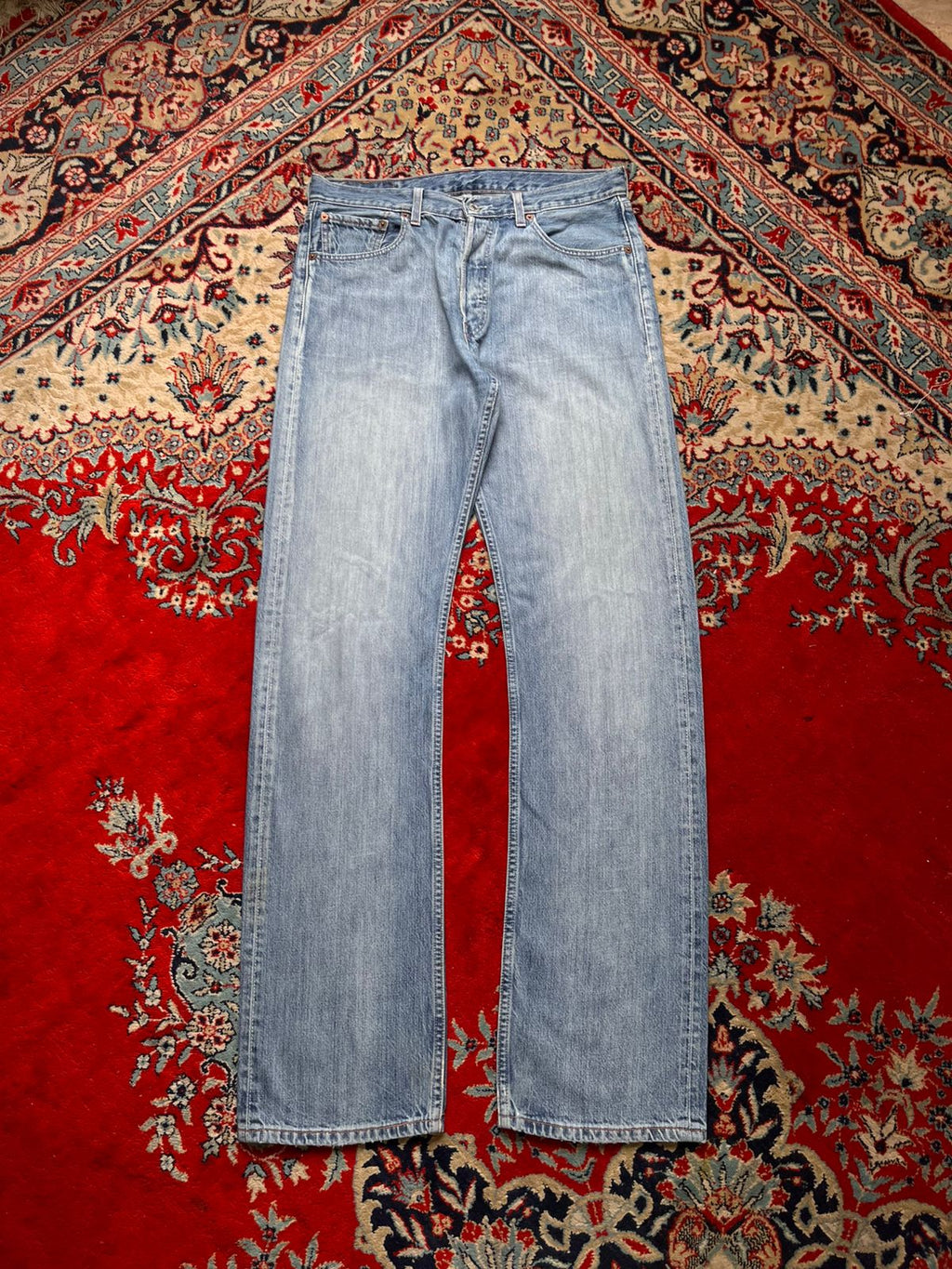 LEVIS 501 Light Wash Straight FIT Jeans - 32