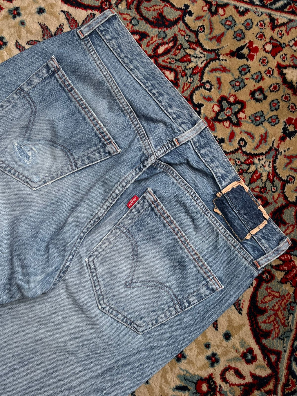 LEVIS 501 Light Wash Straight FIT Jeans - 32