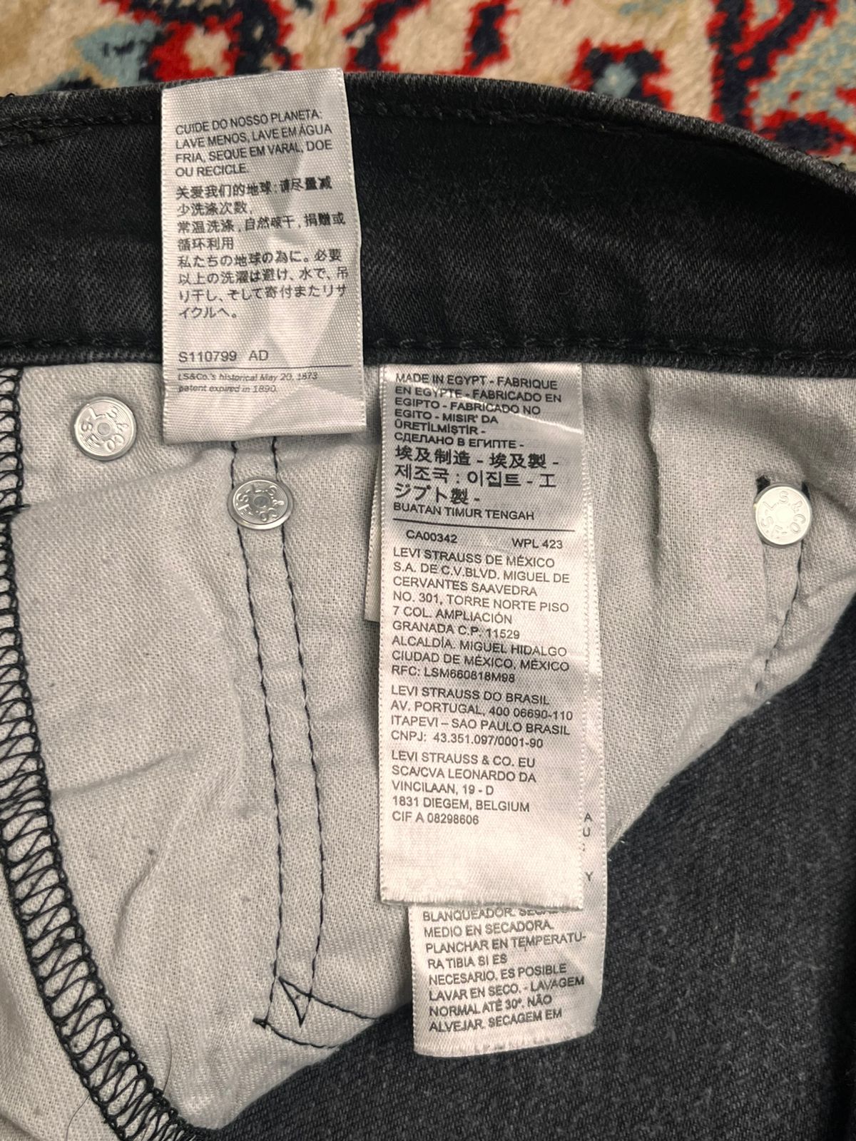 Levi’s 541 Athletic Taper STRAIGHT FIT Black Washed Jeans - 32