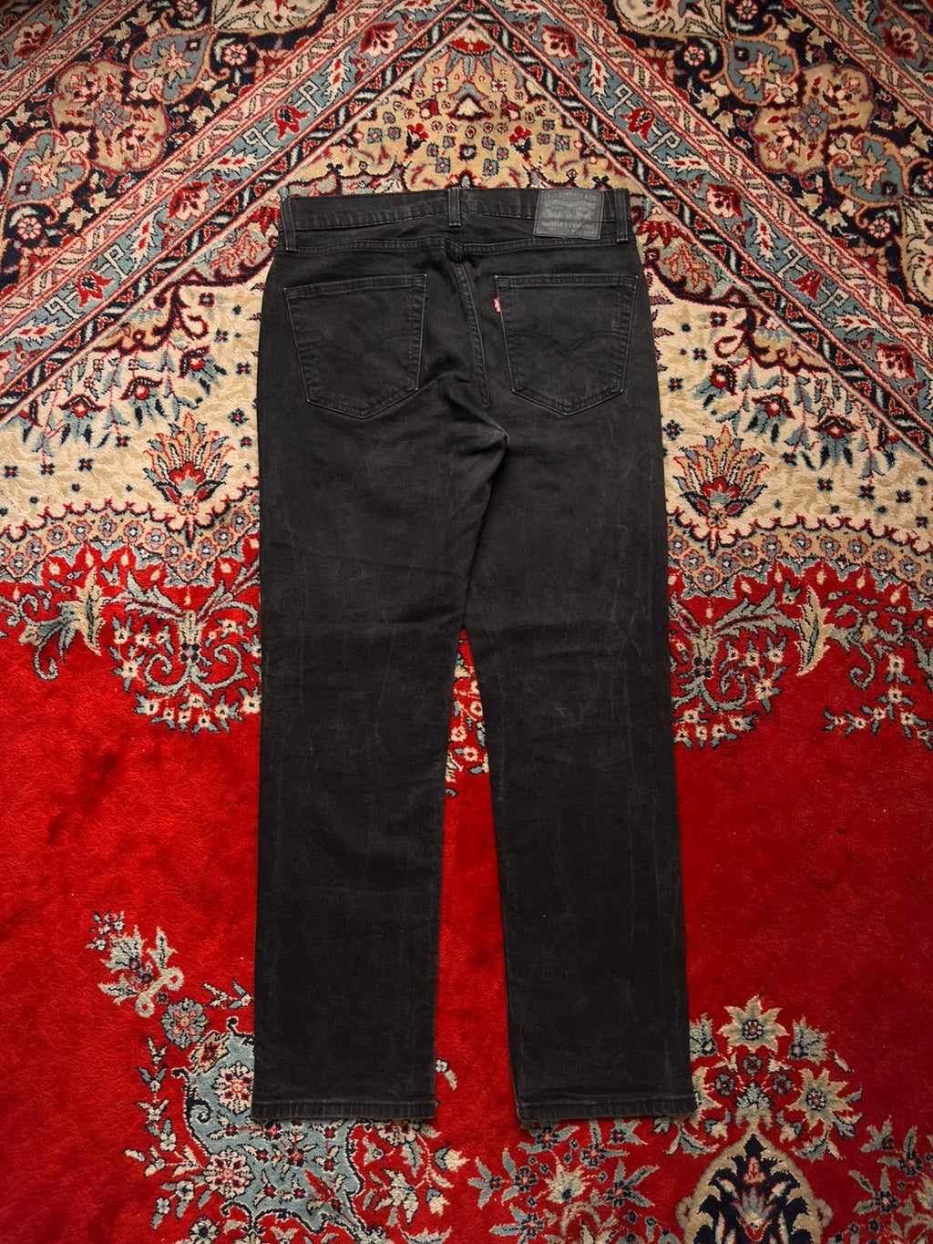 Levi’s 541 Athletic Taper STRAIGHT FIT Black Washed Jeans - 32