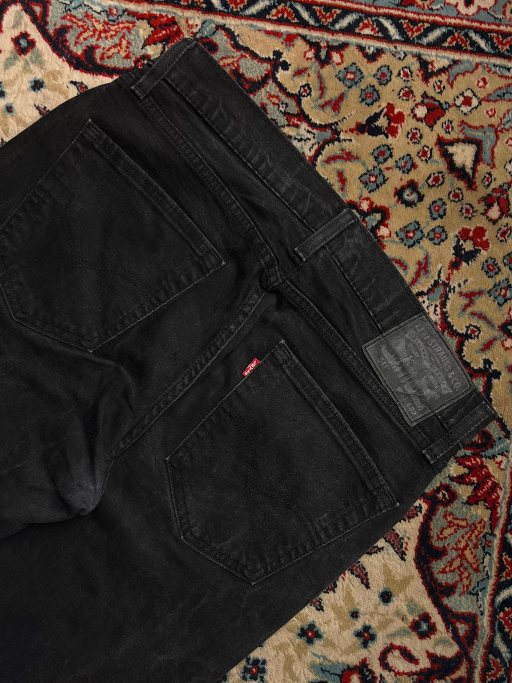 Levi’s 541 Athletic Taper STRAIGHT FIT Black Washed Jeans - 32