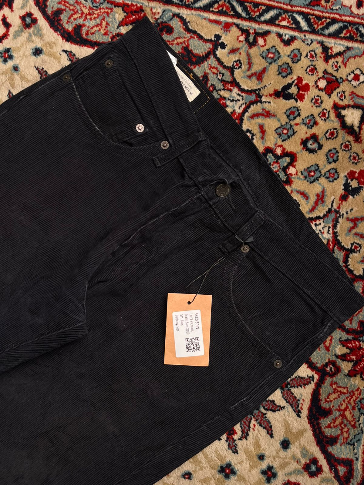 LEVI'S PREMIUM 511 STRAIGHT FIT BLACK CORDUROY JEANS - 30
