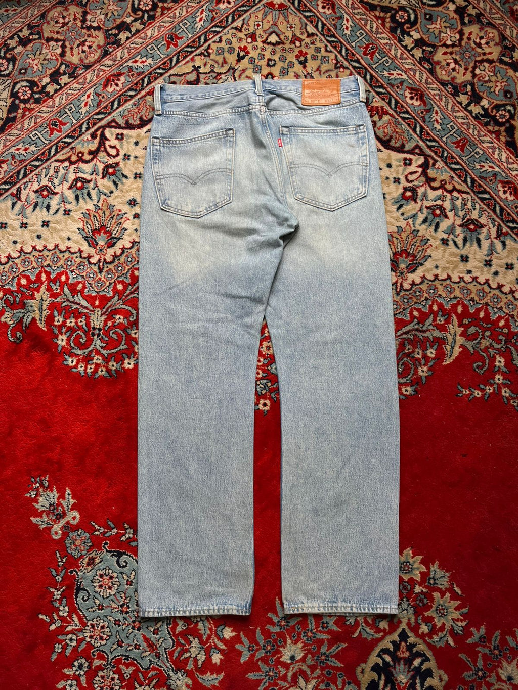 LEVI'S PREMIUM 551 AUTHENTIC STRAIGHT FIT LIGHT WASHed JEANS - 32