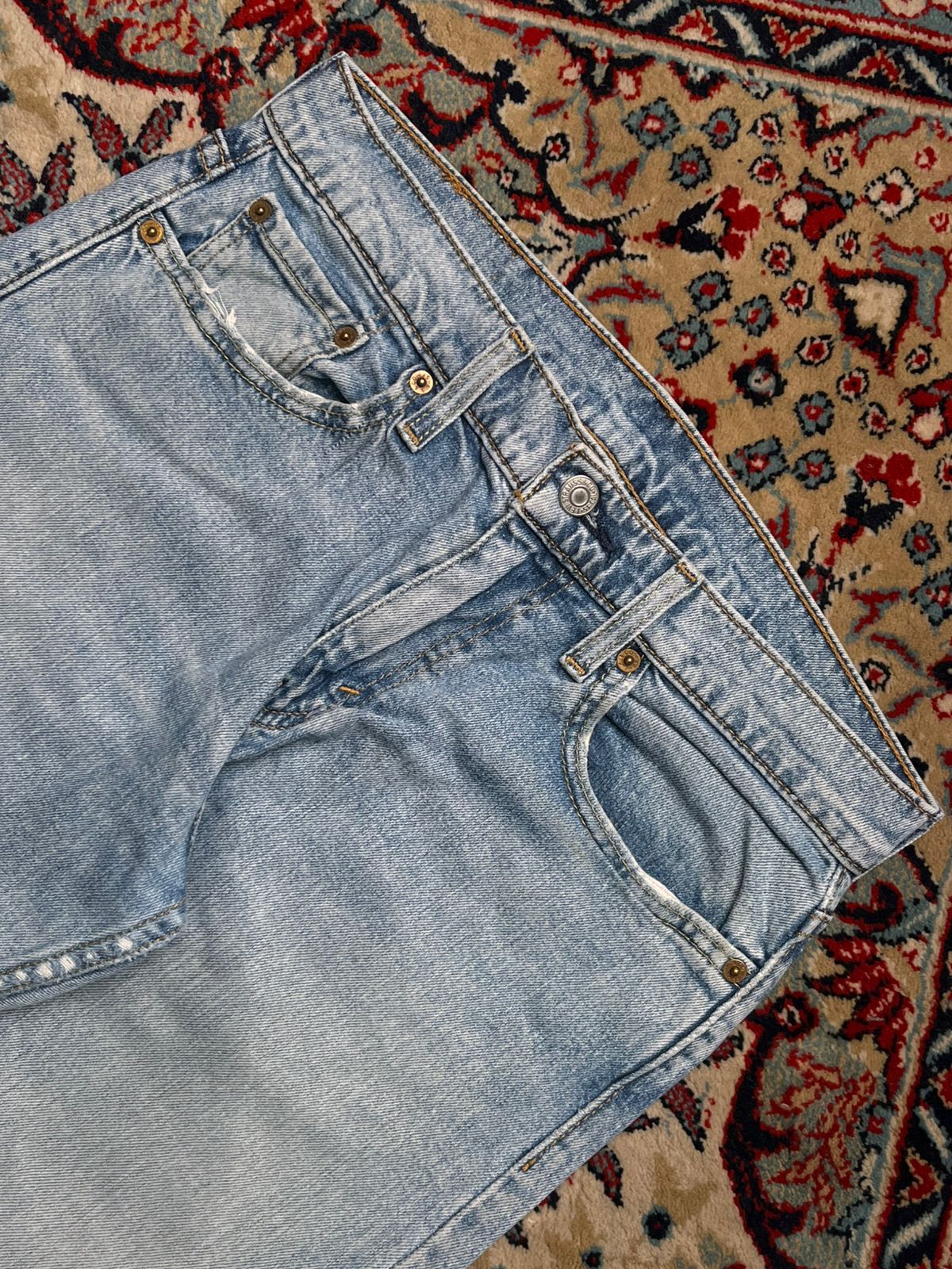 LEVI'S 502 REGULAR TAPER WATERLESS LIGHT WASH JEANS - 30