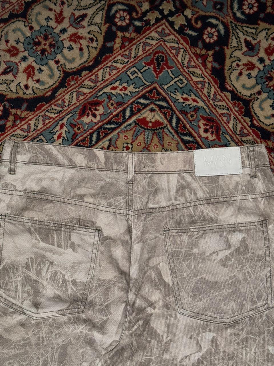 Boohooman Baggy Fit All Over Leaf Print Camo Style Jeans - 36