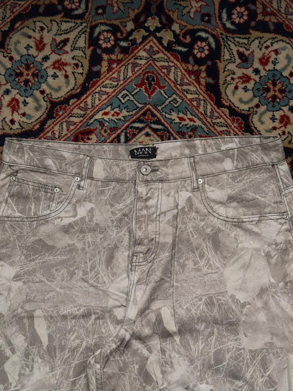Boohooman Baggy Fit All Over Leaf Print Camo Style Jeans - 36