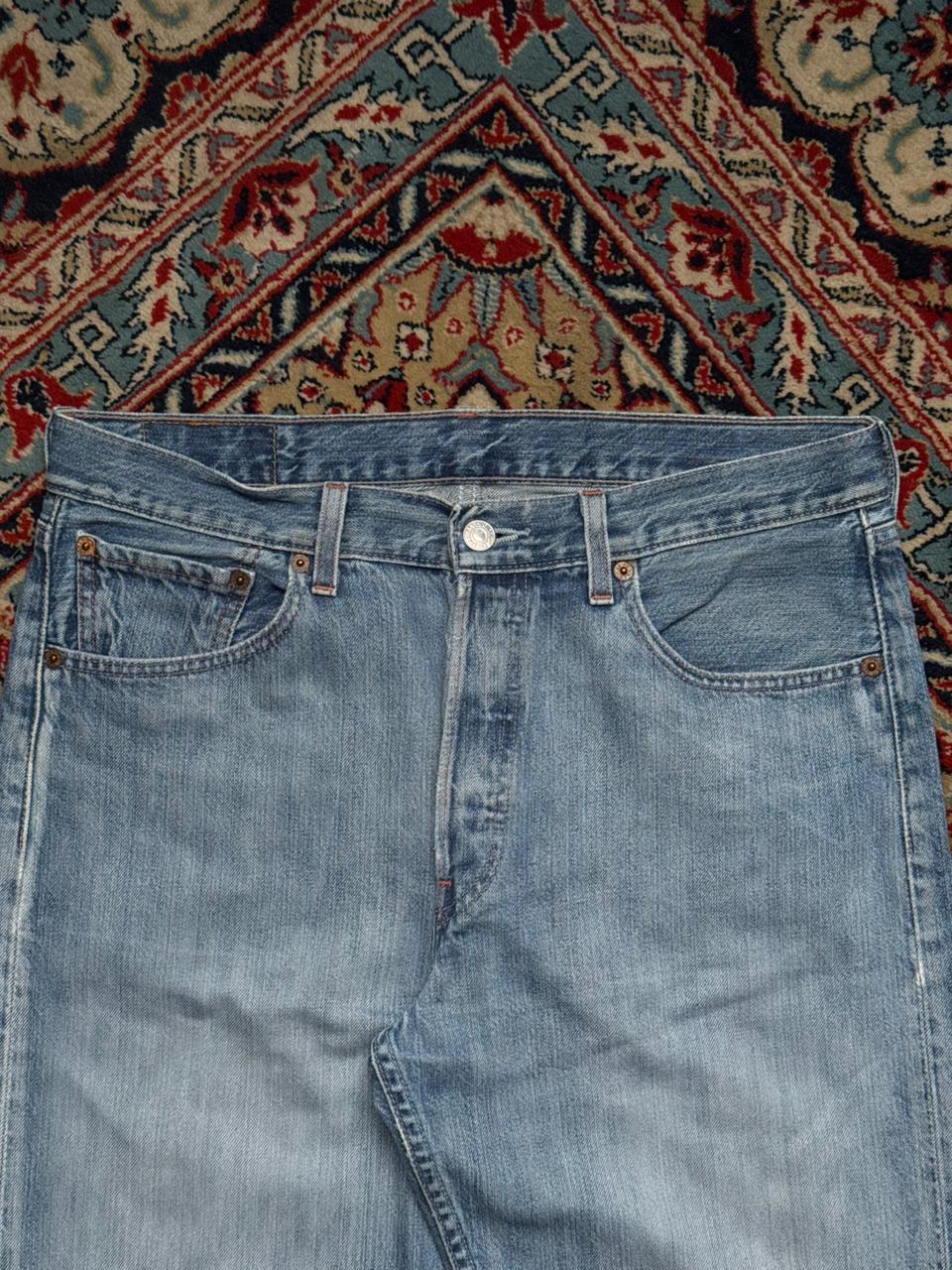 Levi's 501 STRAIGHT FIT light wash NON STRETCH jeans - 32