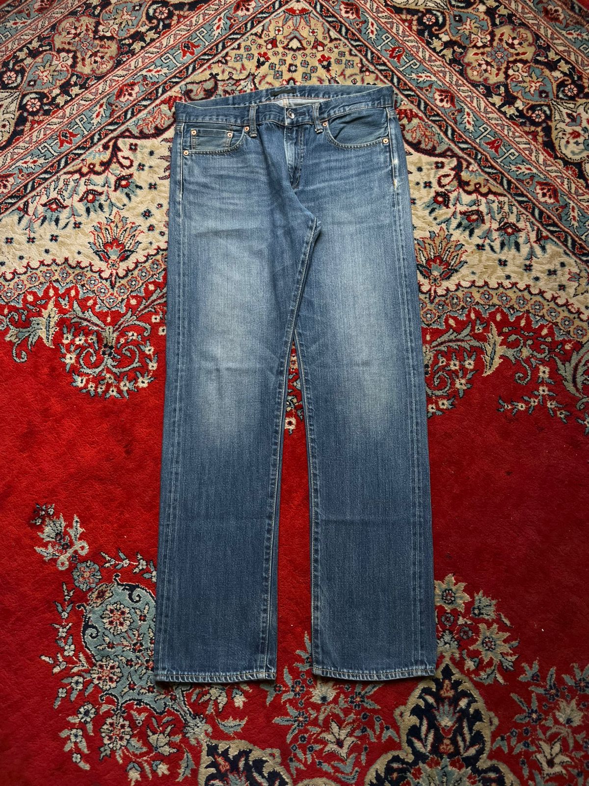 Uniqlo Jeans Medium Blue Wash Straight FIT Jeans