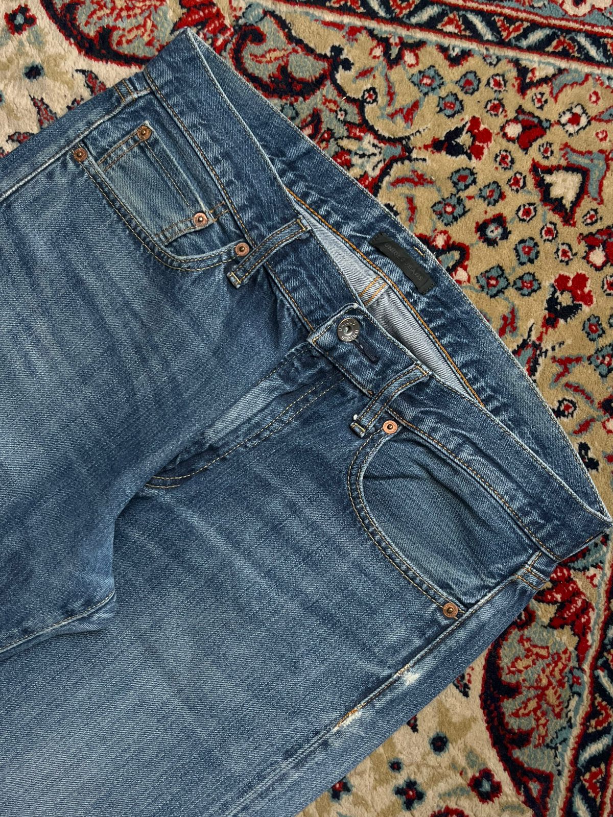 Uniqlo Jeans Medium Blue Wash Straight FIT Jeans - 34