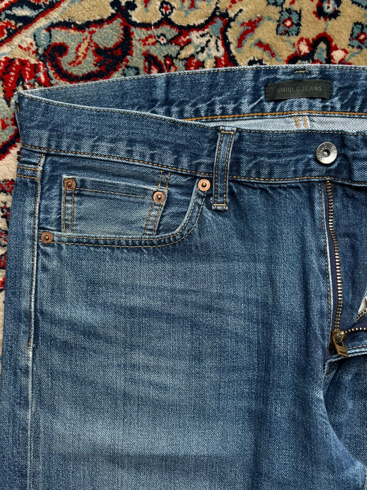 Uniqlo Jeans Medium Blue Wash Straight FIT Jeans - 34