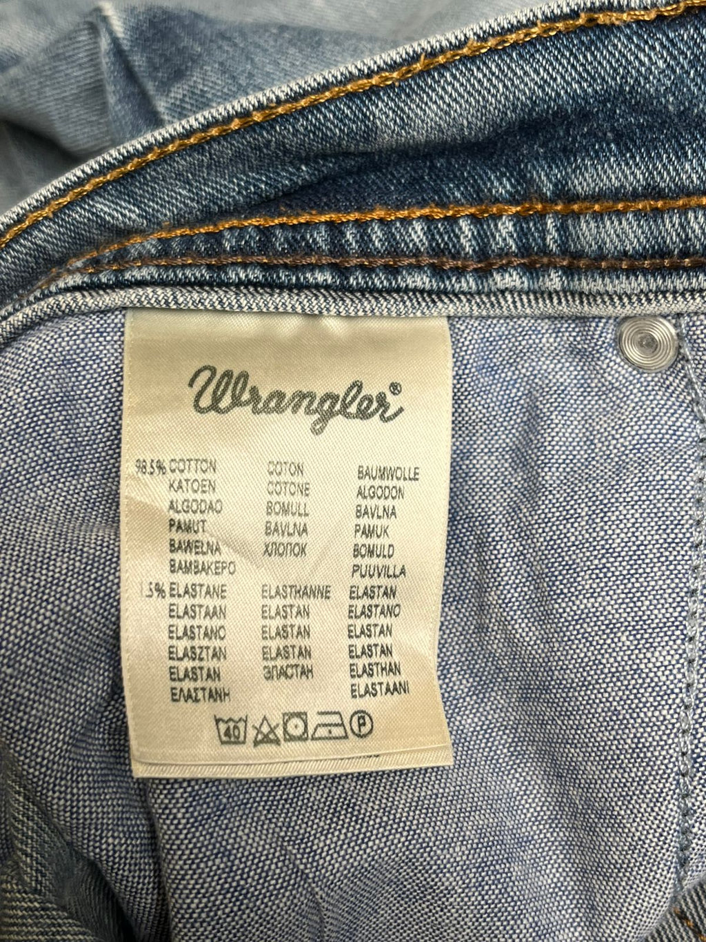 Wrangler Rugged Wear Light Washed Blue Straight FIT Jeans - 32