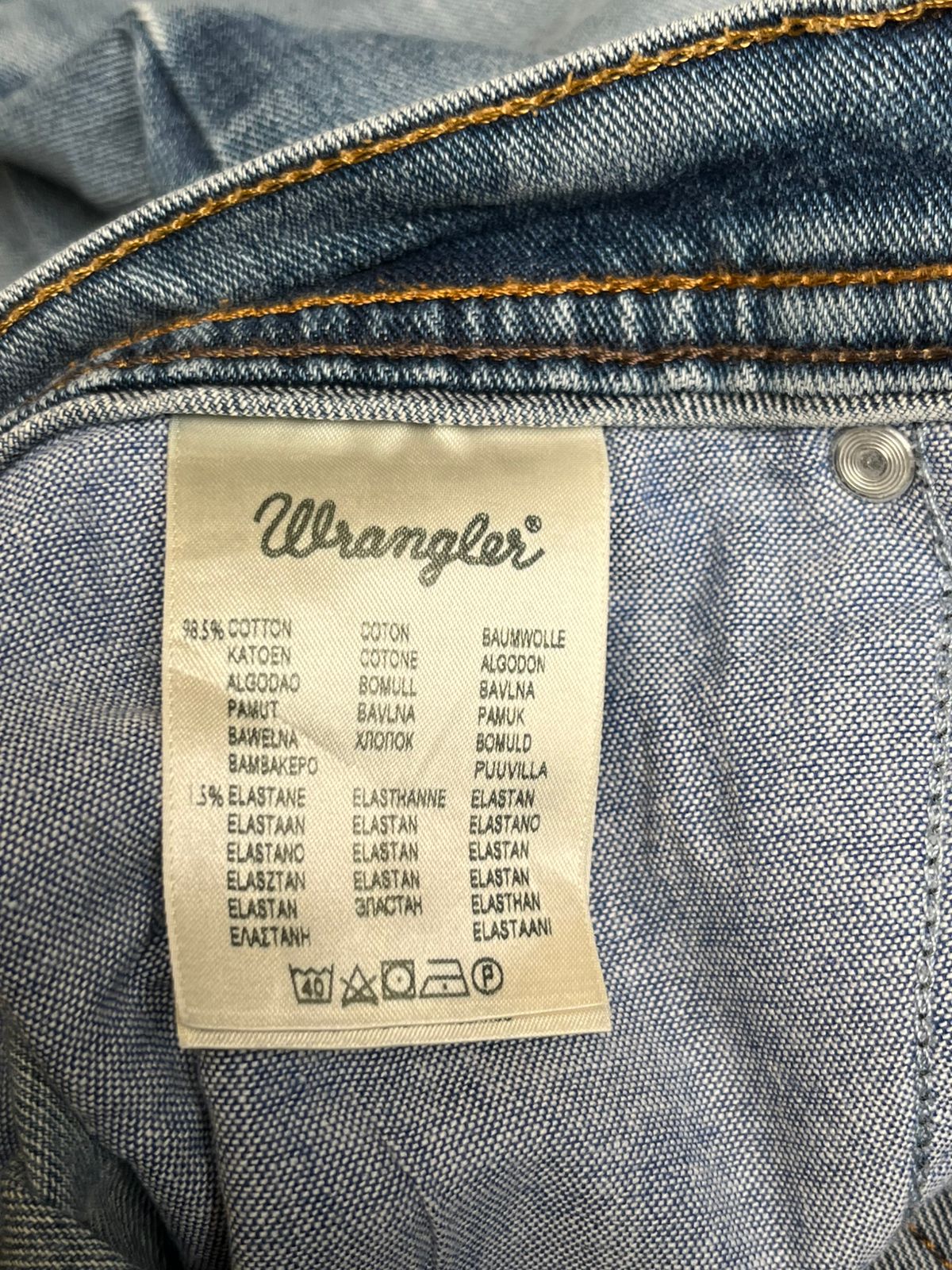 Wrangler Rugged Wear Light Washed Blue Straight FIT Jeans - 32