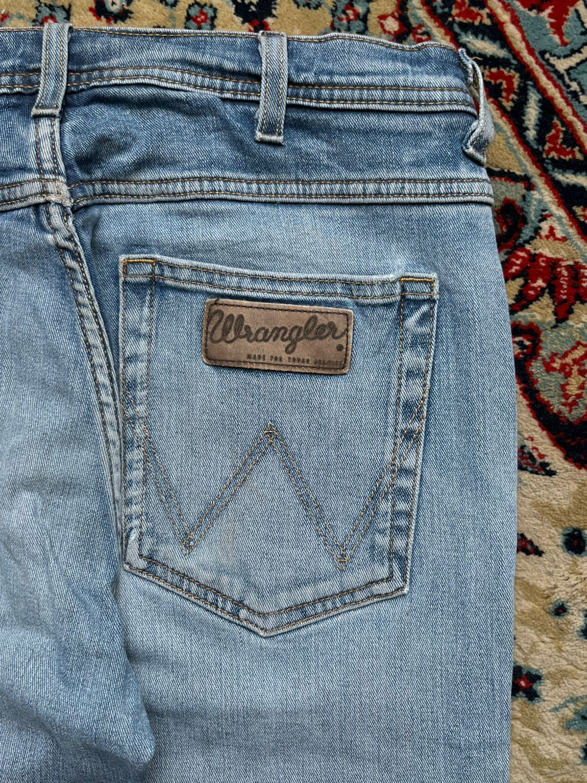 Wrangler Rugged Wear Light Washed Blue Straight FIT Jeans - 32