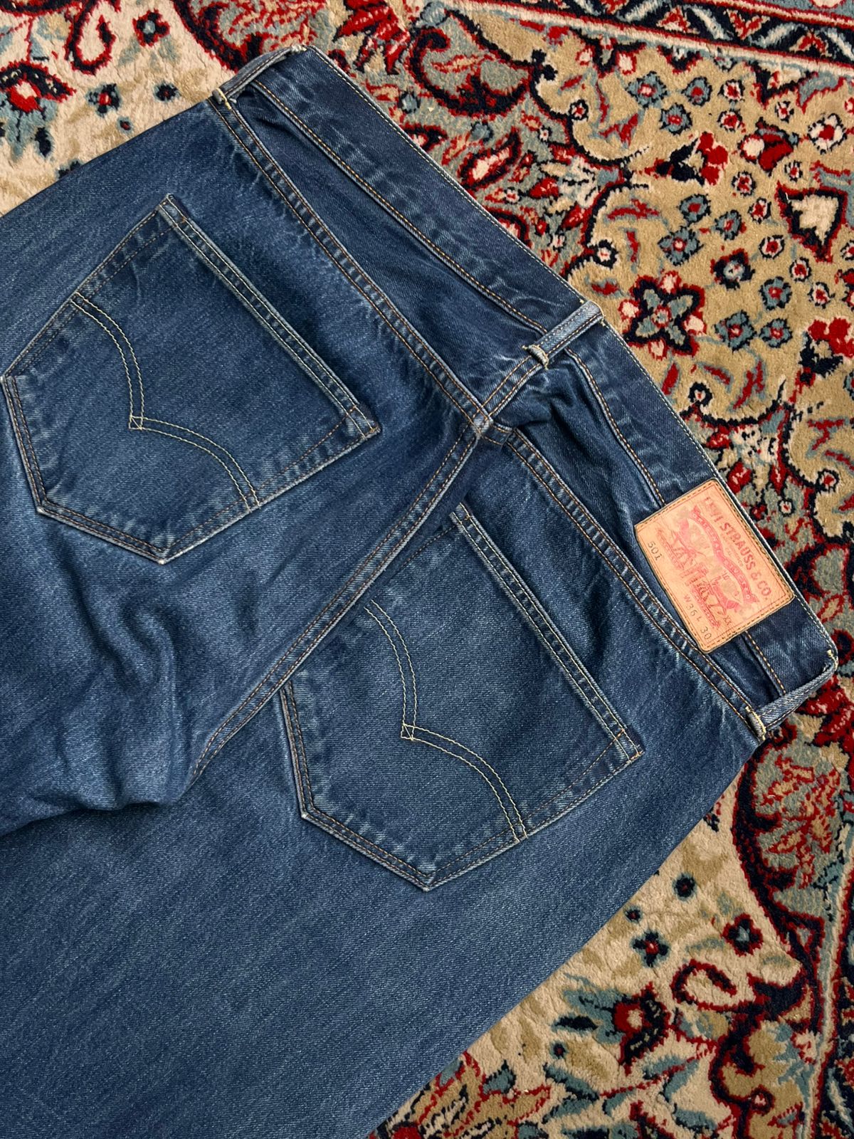 Levi’s 501 Original Fit Medium-Washed BLUE Straight FIT Jeans - 34