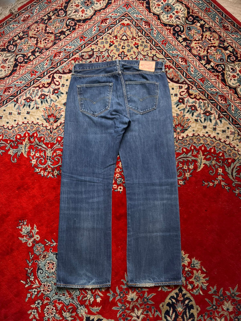 Levi’s 501 Original Fit Medium-Washed BLUE Straight FIT Jeans - 34