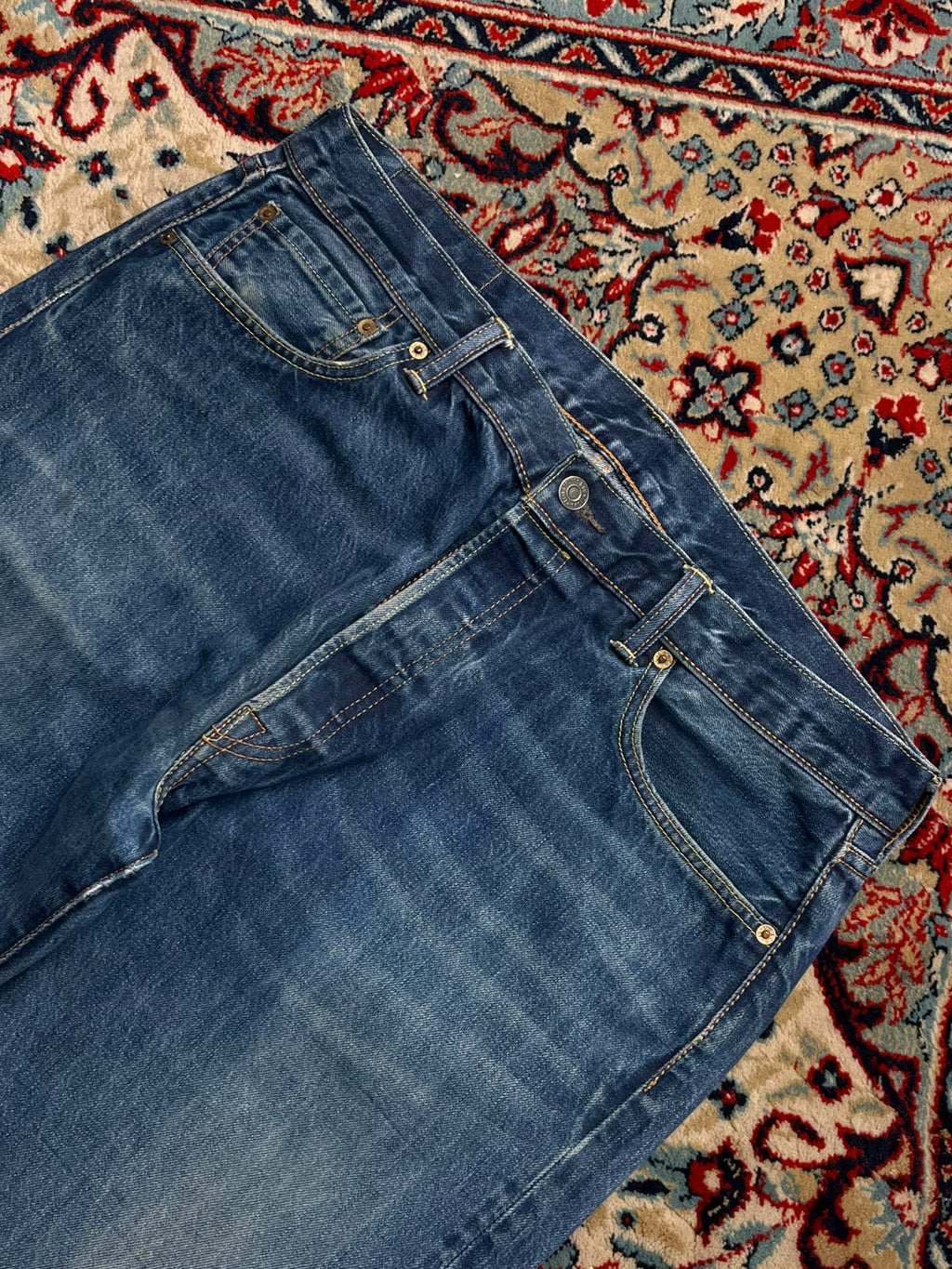 Levi’s 501 Original Fit Medium-Washed BLUE Straight FIT Jeans - 34