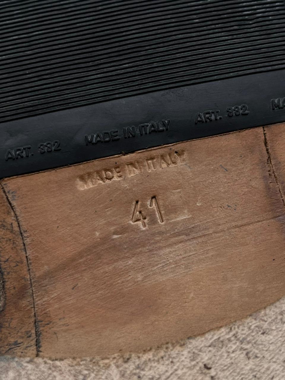 Gallery Black Leather Square Toe Derby Shoes