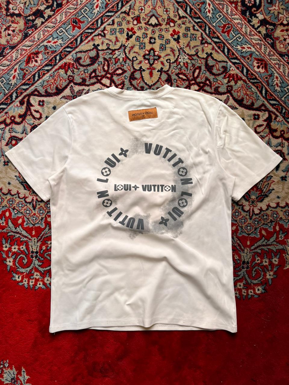 LOUIS VUITTON WHITE CIRCLE LOGO GRAPHIC RELAXED FIT TEE - L