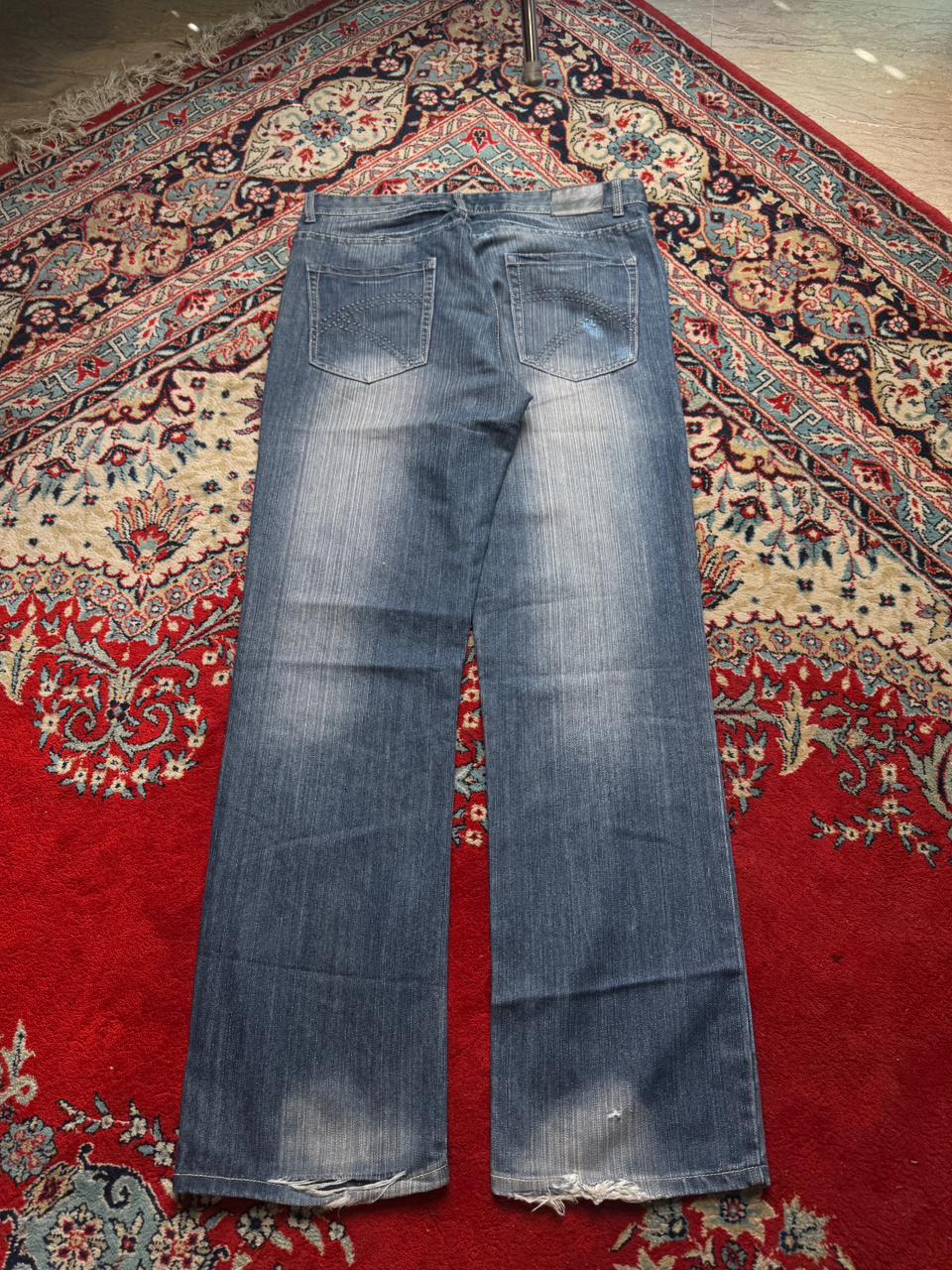 Vintage ATHLETIC CLUB WashED Distressed Hem Straight-BOOTCUT FIT Jeans - 34