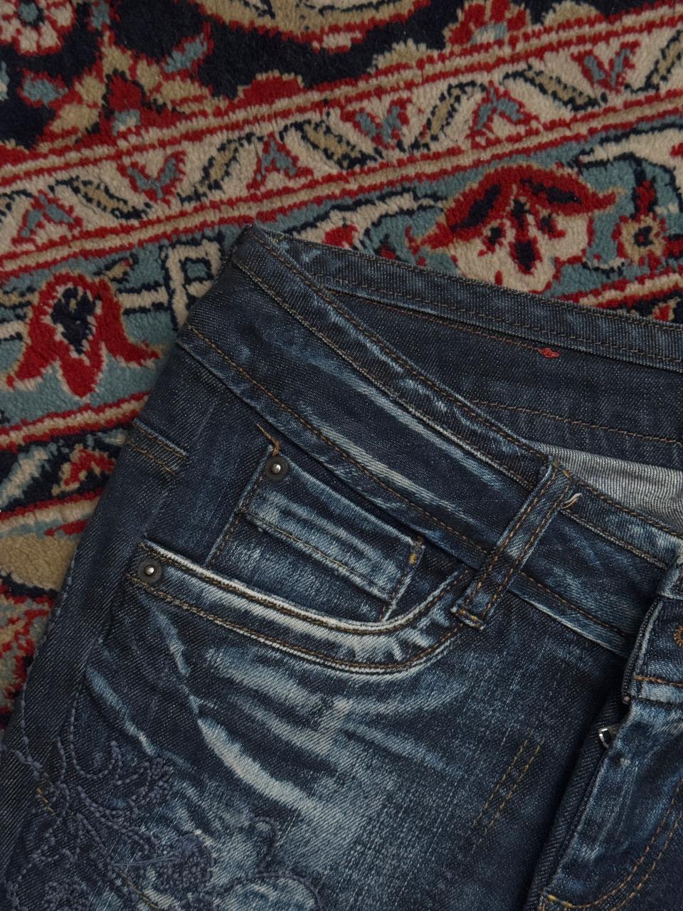 Vero Moda Jeanicious Dark Washed Floral Embroidered FLARED Women Jeans - 28