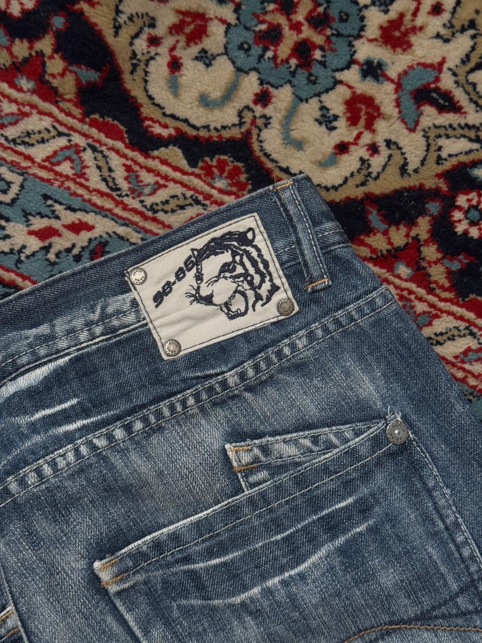 98-86 TIGER PATCH BLUE WASHED Relaxed-BOOTCUT FIT JEANS - 30