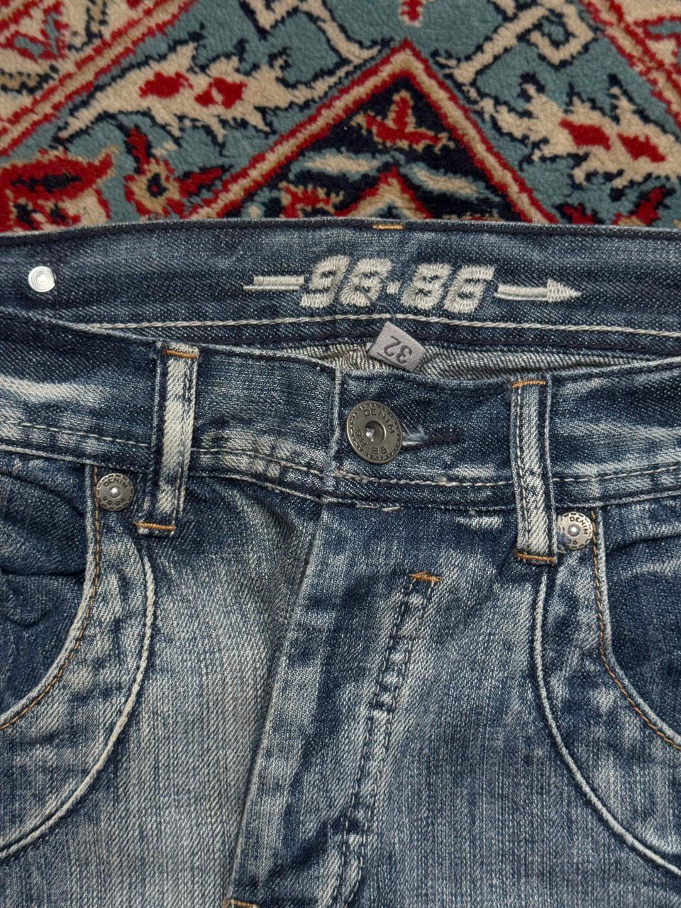 98-86 TIGER PATCH BLUE WASHED Relaxed-BOOTCUT FIT JEANS - 30