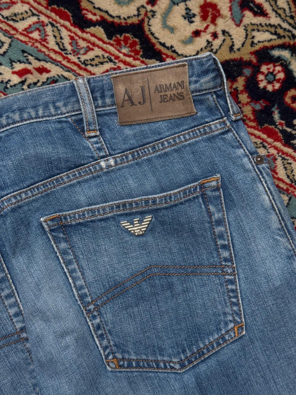 ARMANI JEANS LIGHT WASHED BLUE STRAIGHT FIT JEANS - 34