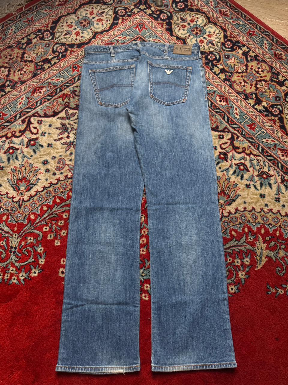 ARMANI JEANS LIGHT WASHED BLUE STRAIGHT FIT JEANS - 34
