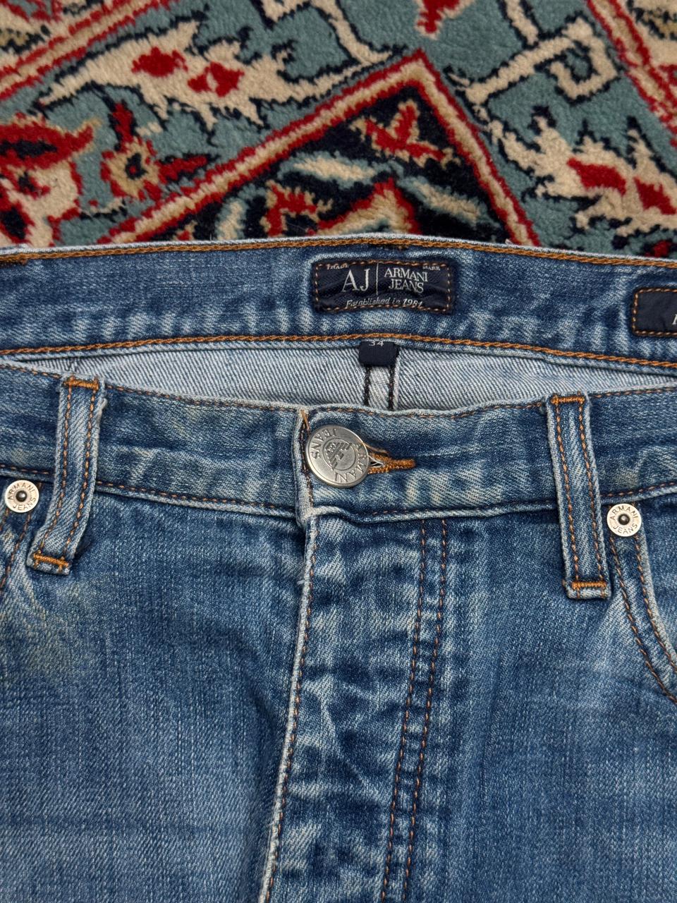 ARMANI JEANS LIGHT WASHED BLUE STRAIGHT FIT JEANS - 34