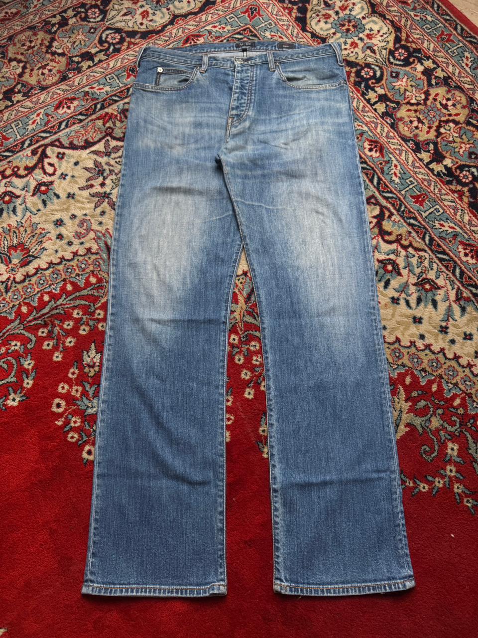 ARMANI JEANS LIGHT WASHED BLUE STRAIGHT FIT JEANS - 34