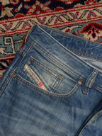 DIESEL LARKEE INDUSTRY BLUE WASHED STRAIGHT FIT JEANS - 38