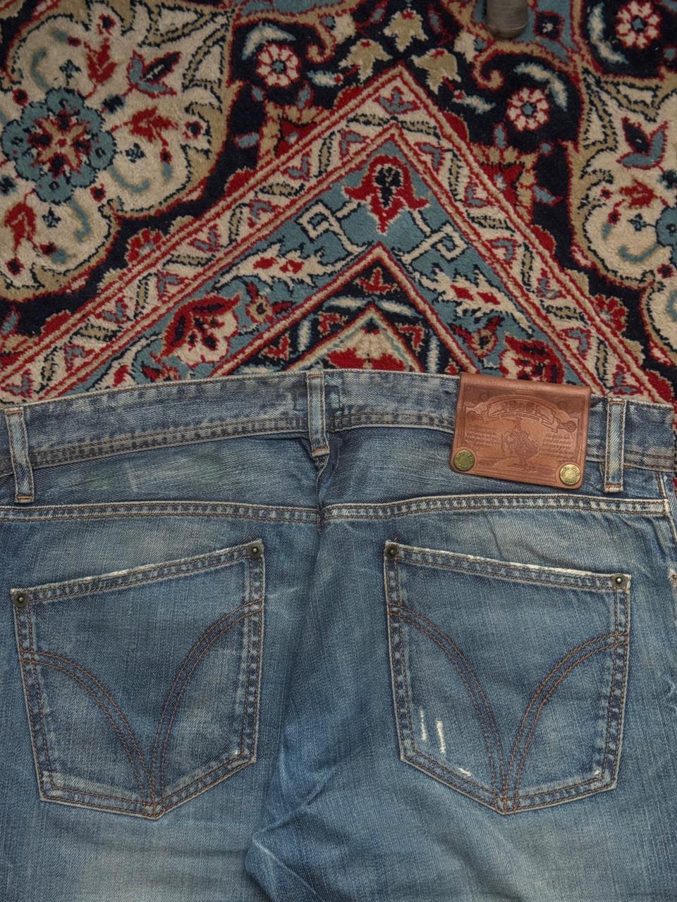 Vintage D&G Dolce & Gabbana Distressed Straight-BOOTCUT Fit Light Washed blue JEANS - 34