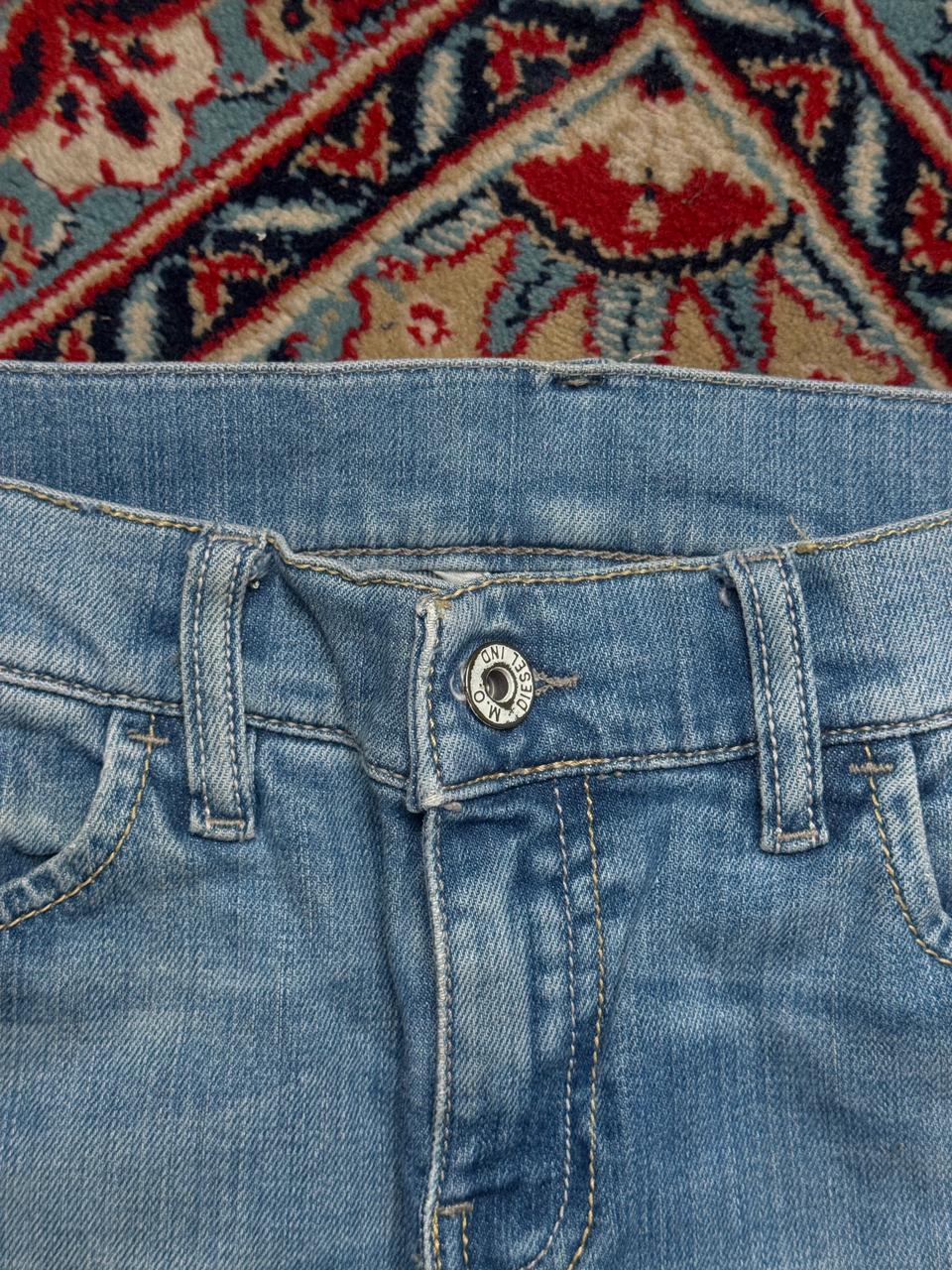 DIESEL LIGHT WASH EMBROIDERED STRAIGHT FIT JEANS - 28