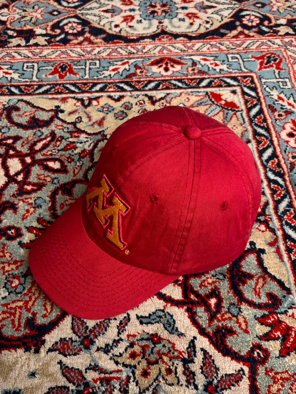 SIGNATURES UNIVERSITY OF MINNESOTA GOLDEN GOPHERS MAROON CAP