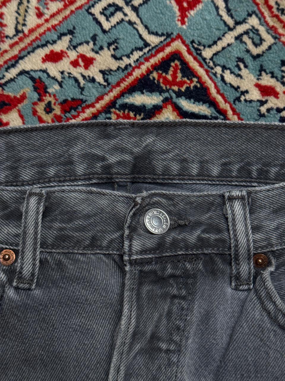 Levi’s 501 Original Fit Grey Straight FIT JEANS - 32