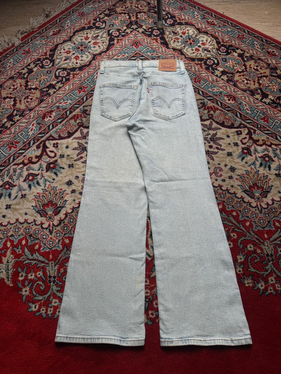 LEVI'S  LIGHT WASH HIGH WAISTED CROP FLARED JEANS - 24