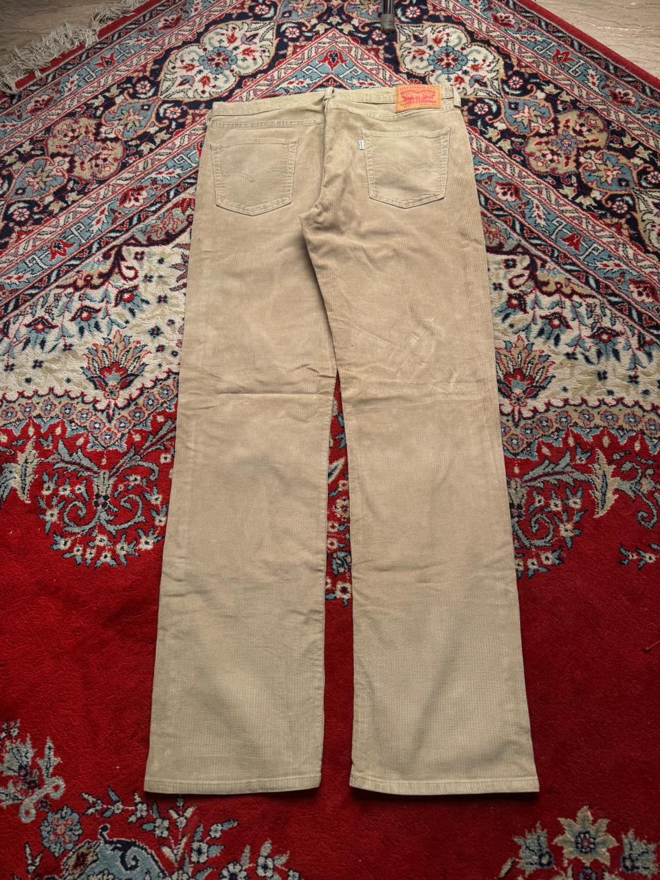 LEVI’S 514 STRAIGHT FIT CORDUROY KHAKI PANTS - 34