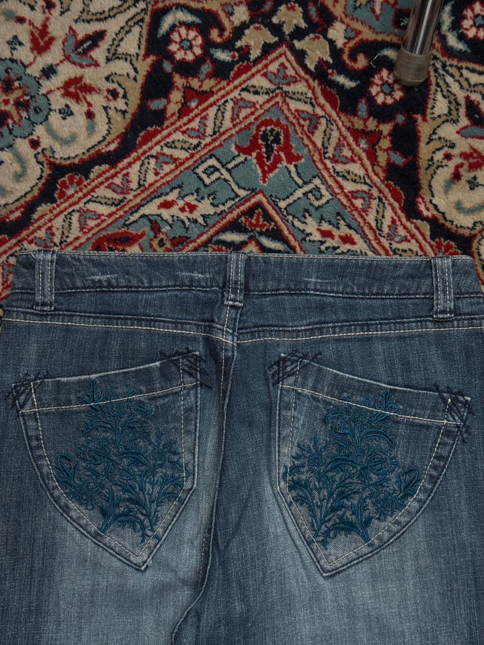 CAROUGE EXCELLENT WIDE FIT EMBROIDERED BACK POCKETS DARK WASH JEANS - 28