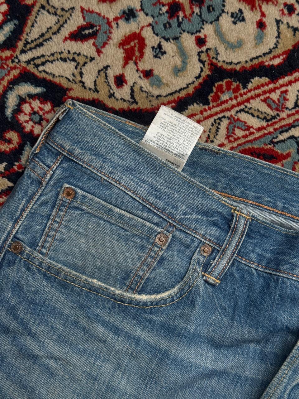 LEVI'S 501 ORIGINAL STRAIGHT FIT MEDIUM WASH JEANS - 40