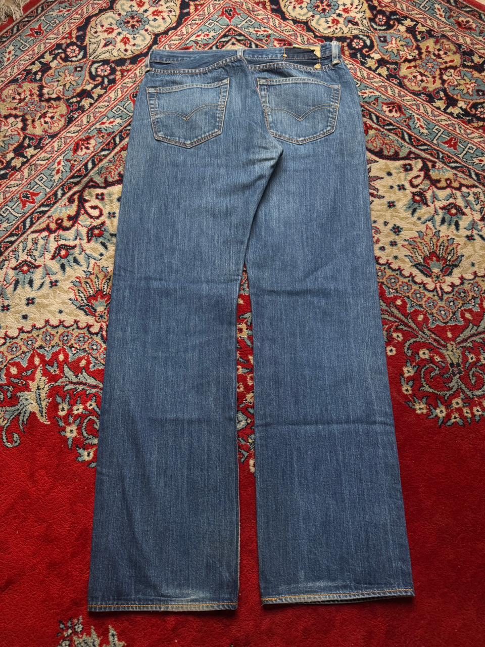 Levi's 501 Original Medium WashED BOOTCUT FIT Jeans - 32