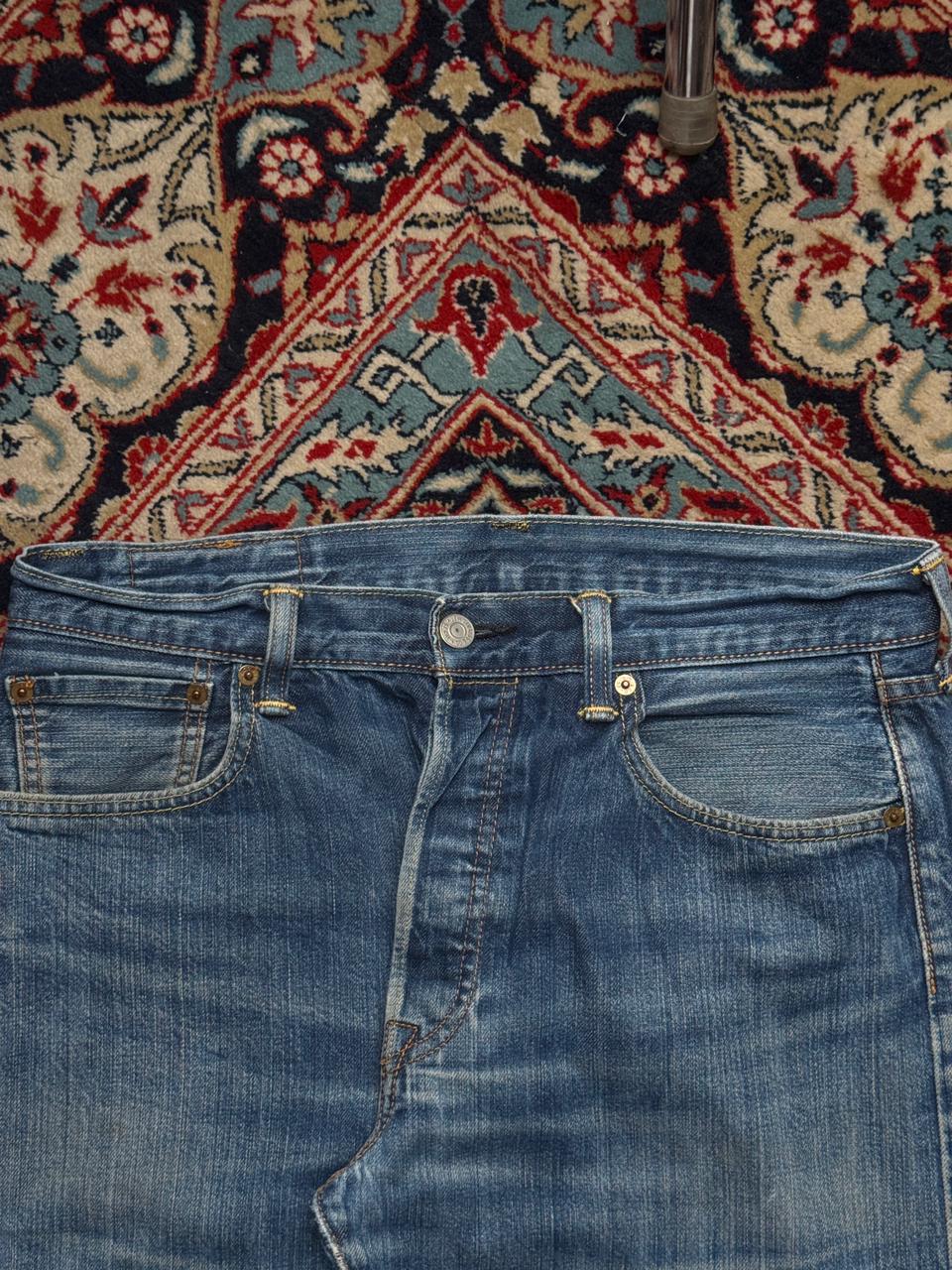 Levi's 501 Original Medium WashED BOOTCUT FIT Jeans - 32