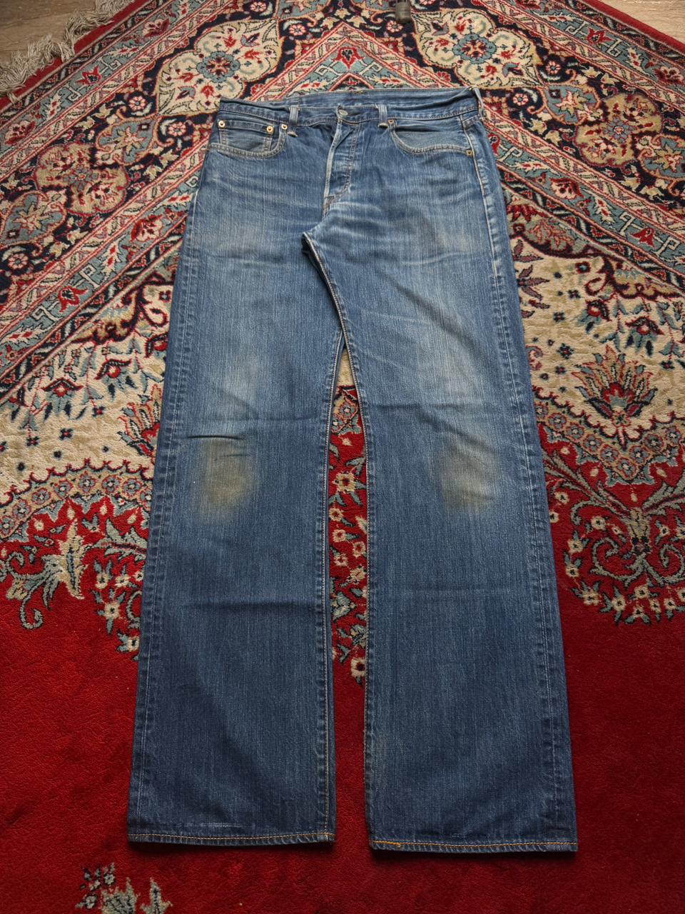 Levi's 501 Original Medium WashED BOOTCUT FIT Jeans - 32