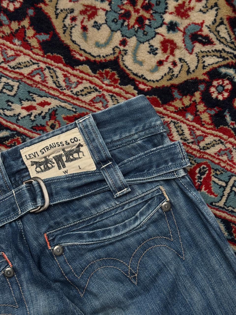 Levi Strauss & Co Medium WashED FlareD Cinch Back Jeans - 28