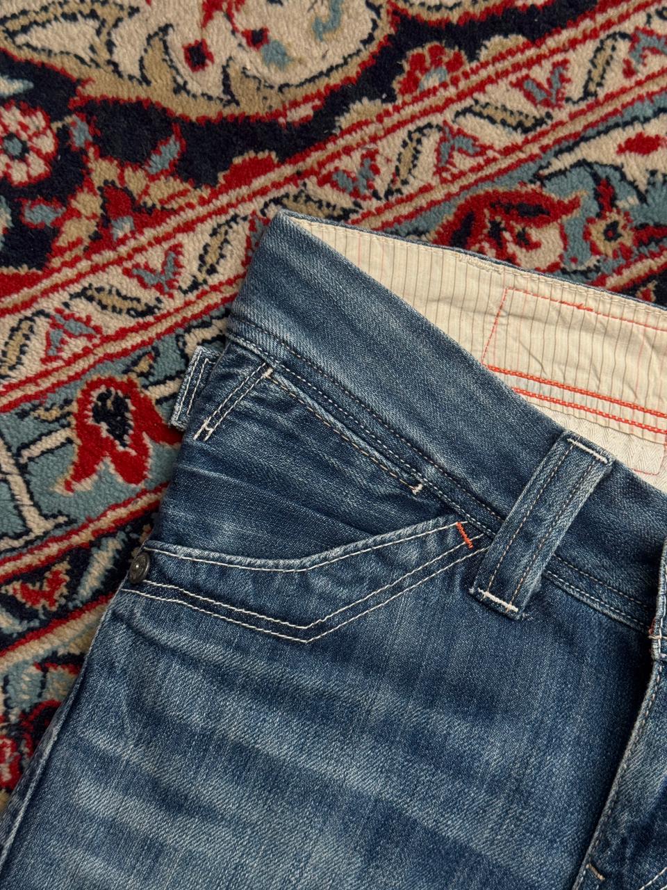 Levi Strauss & Co Medium WashED FlareD Cinch Back Jeans - 28