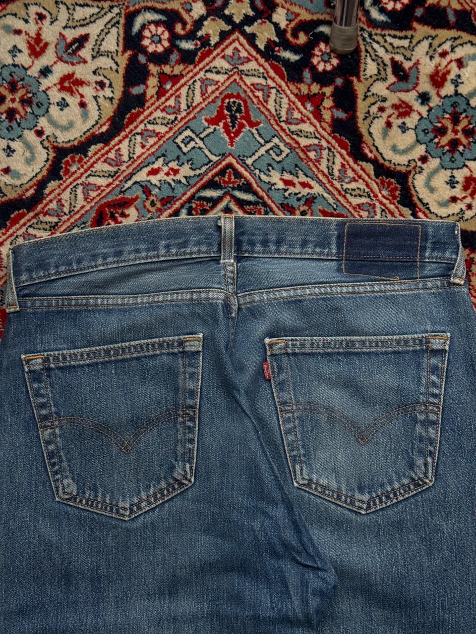 Levi's 501 Straight Fit Medium Washed Blue Jeans - 34