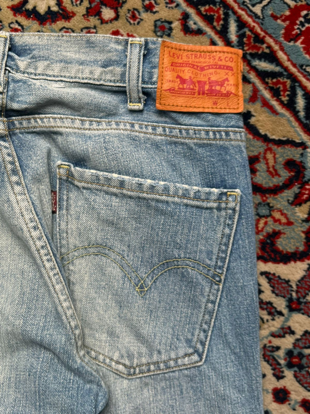 Vintage Levi's FlareD Light WashED JEANS - 28